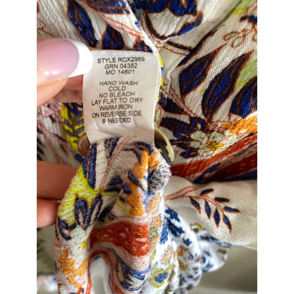 Fig & Flower Blouse M Boho Paisley Floral Rayon Button Tab Sleeve Split Top Chic - Picture 7 of 12
